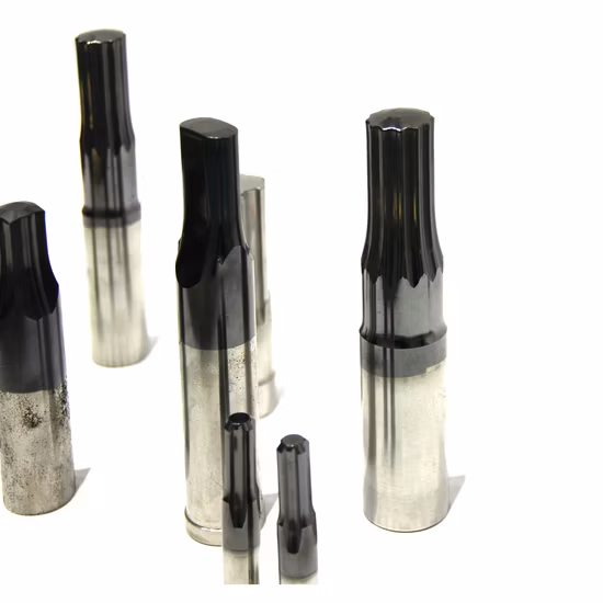 Outil de perforation de trous carrés en carbure personnalisé, précision de haute qualité